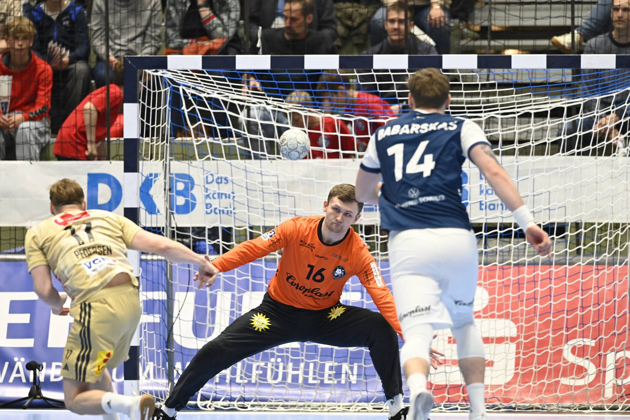  Szene mit BHC-Keeper Lukas Diedrich. 