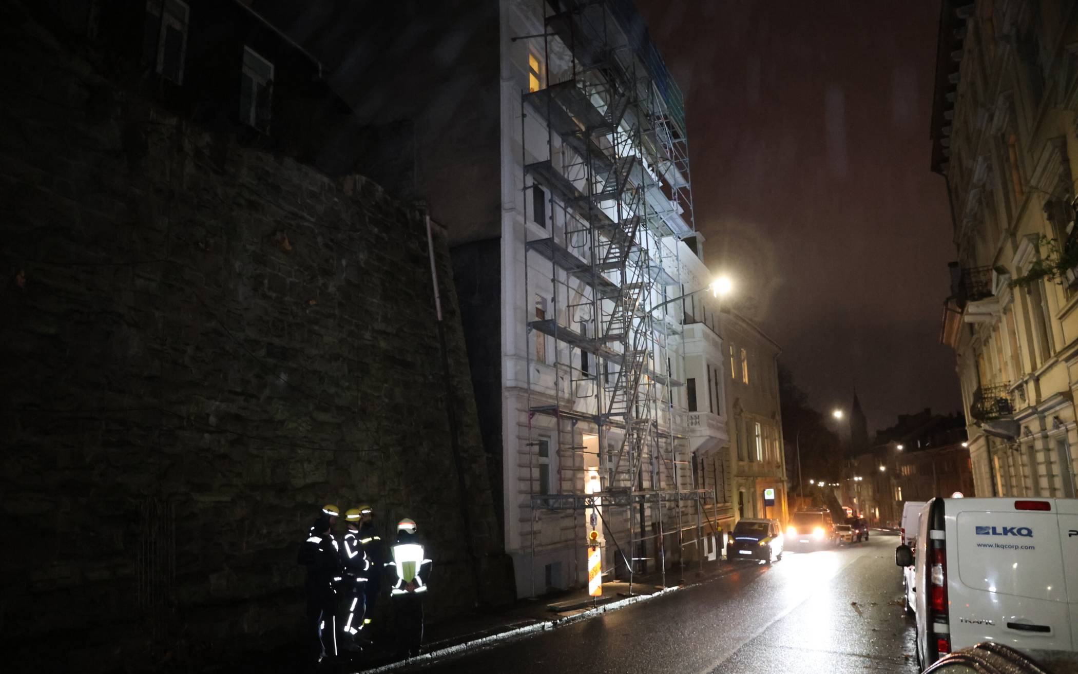 Die Szenerie vor Ort.