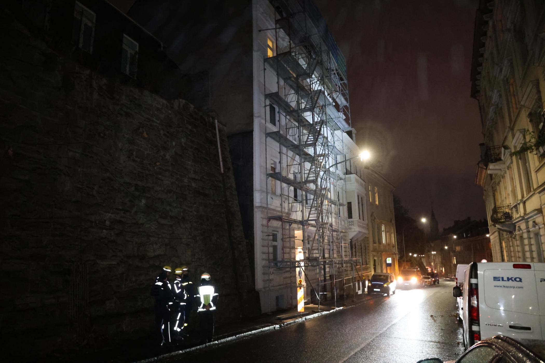 Die Szenerie vor Ort.