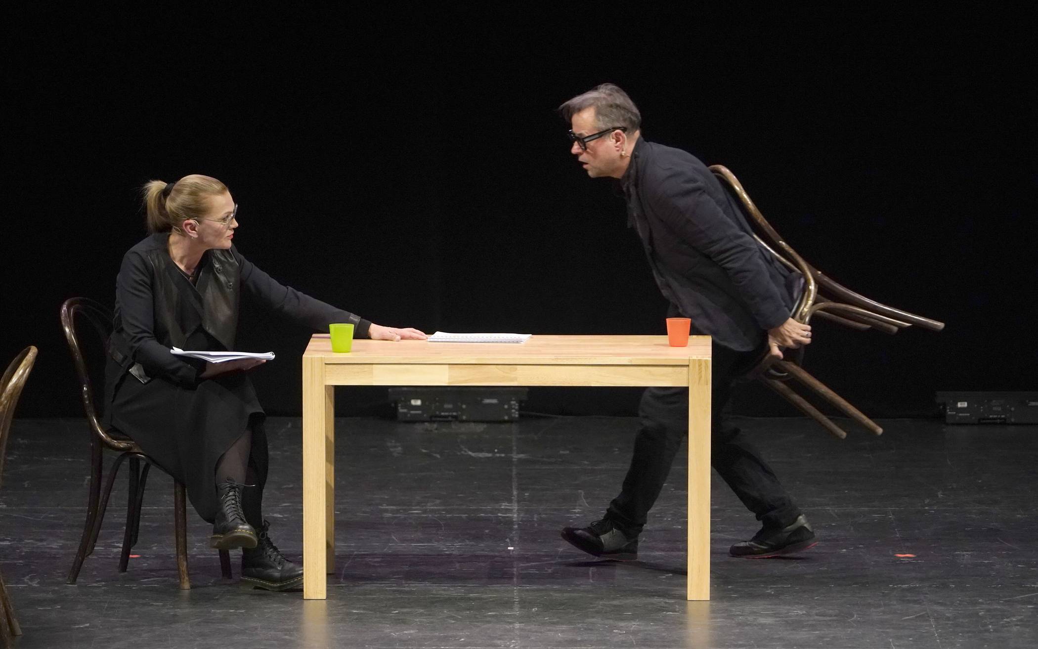 Anna Loos und Jan Josef Liefers.