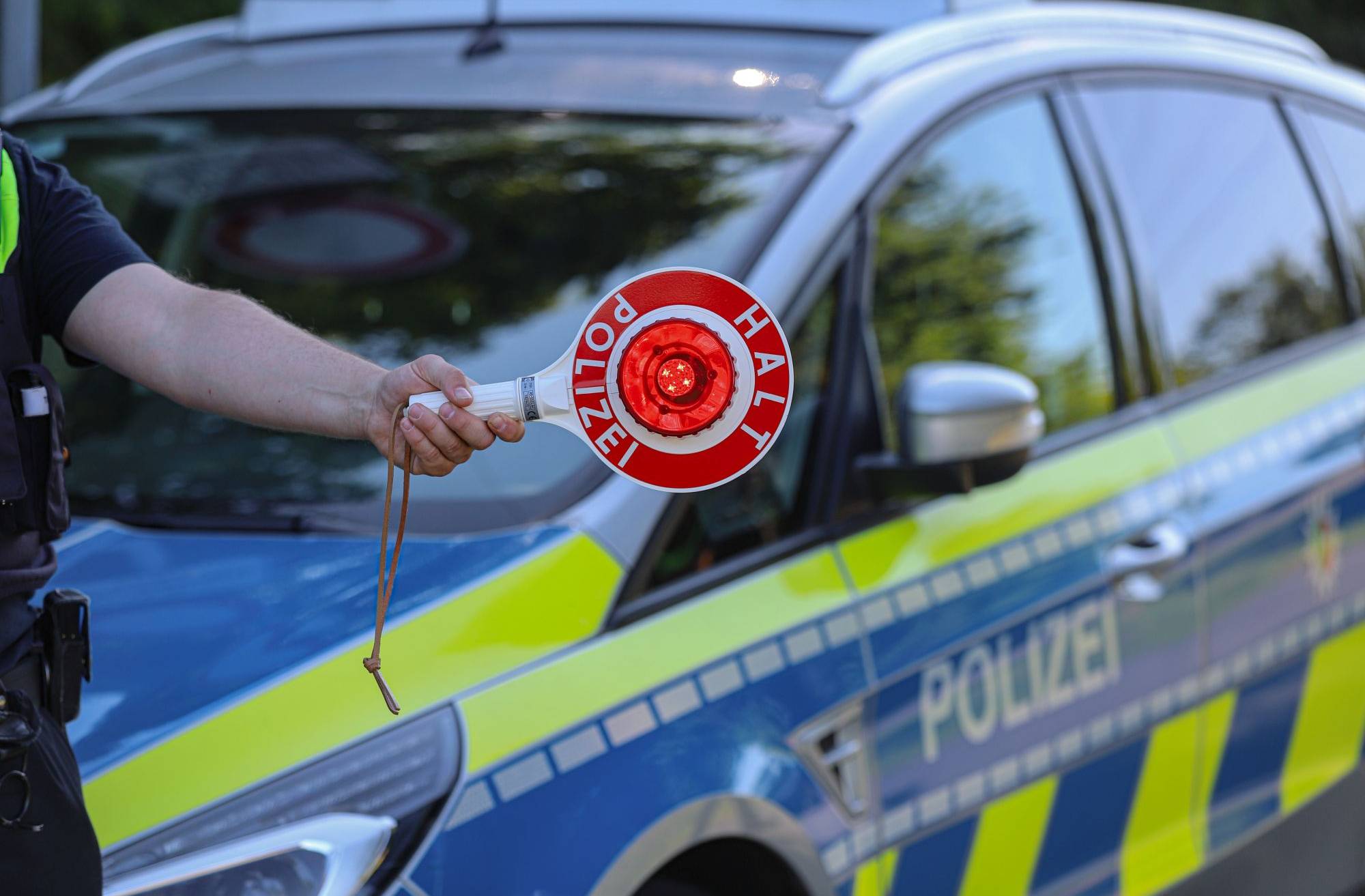 Verdacht auf illegales Kraftfahrzeugrennen