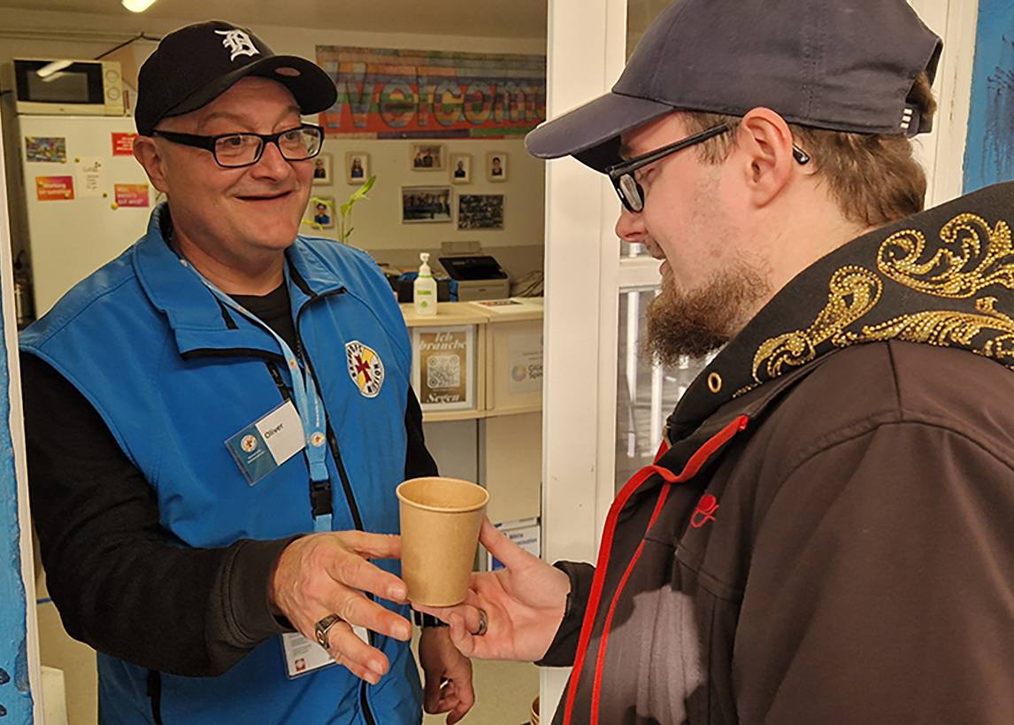 Die Bahnhofsmission unterstützt Menschen mit Tat