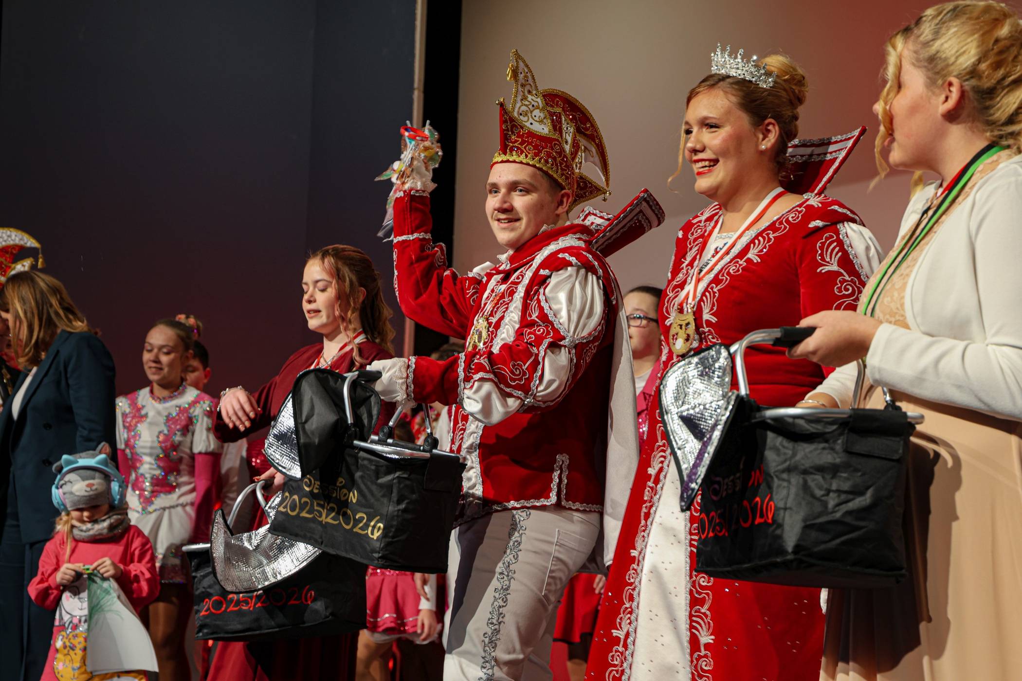  Das Wuppertaler Jugendpriinzenpaar. 