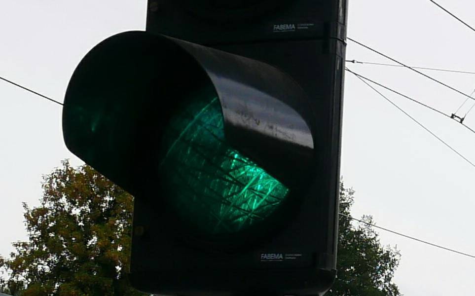 Rutenbecker Weg: Mobile Ampel regelt bis 2028 den Verkehr