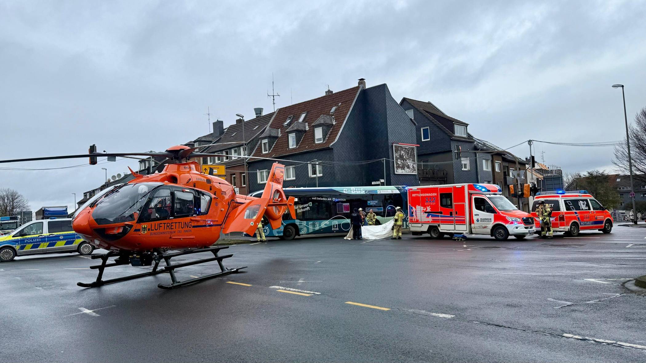  Die Kreuzung direkt am Allee-Center wurde abgesperrt. 