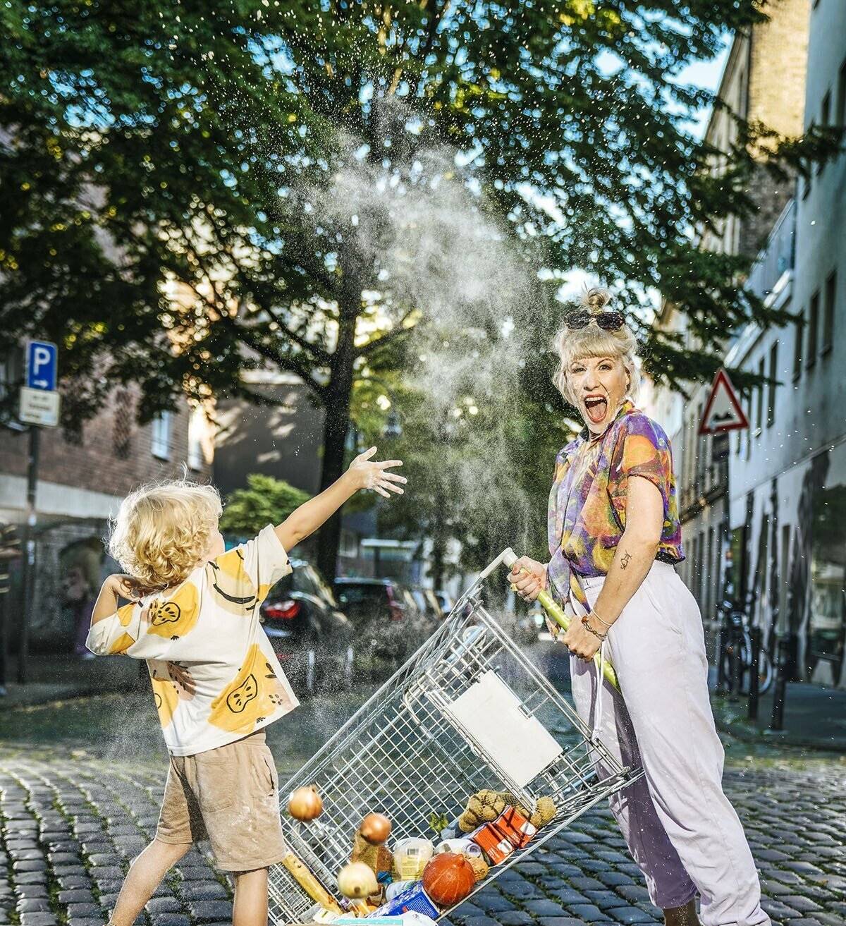 Marie Lumpp in vollem Mutter-Einsatz.