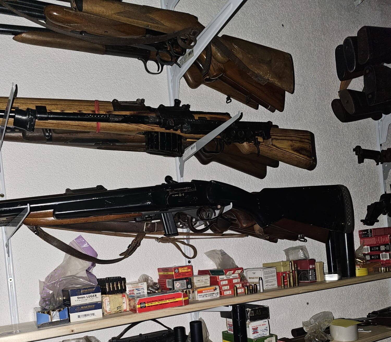 Fund umfasst 300 scharfe Schusswaffen – und mehr