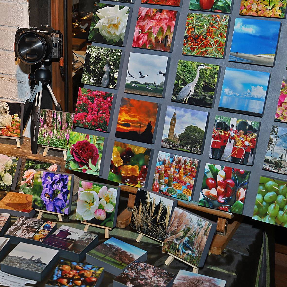 Auch Kachelbilder werden angeboten.