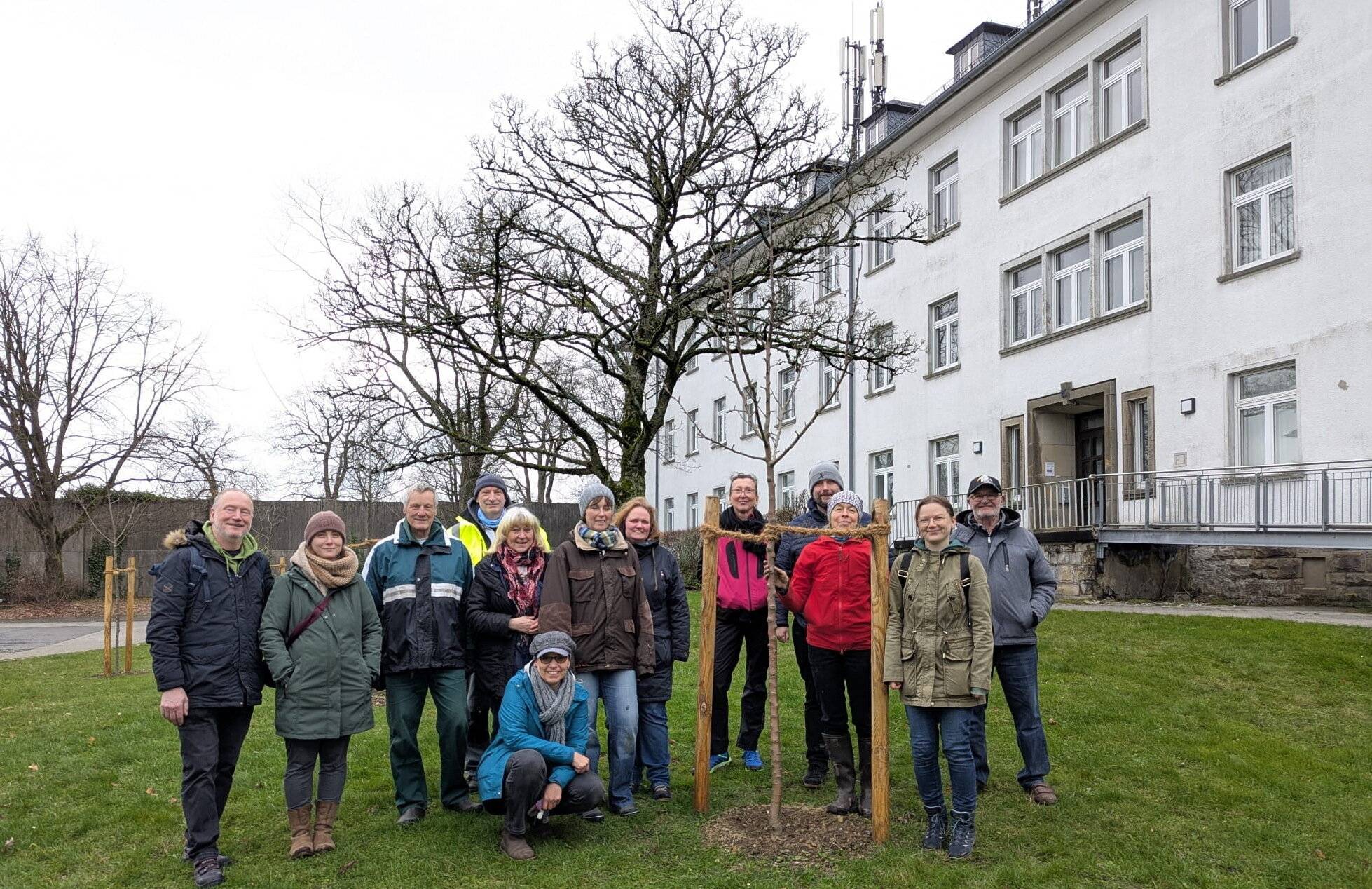 Die Beteiligten auf dem W-tec-Gelände.