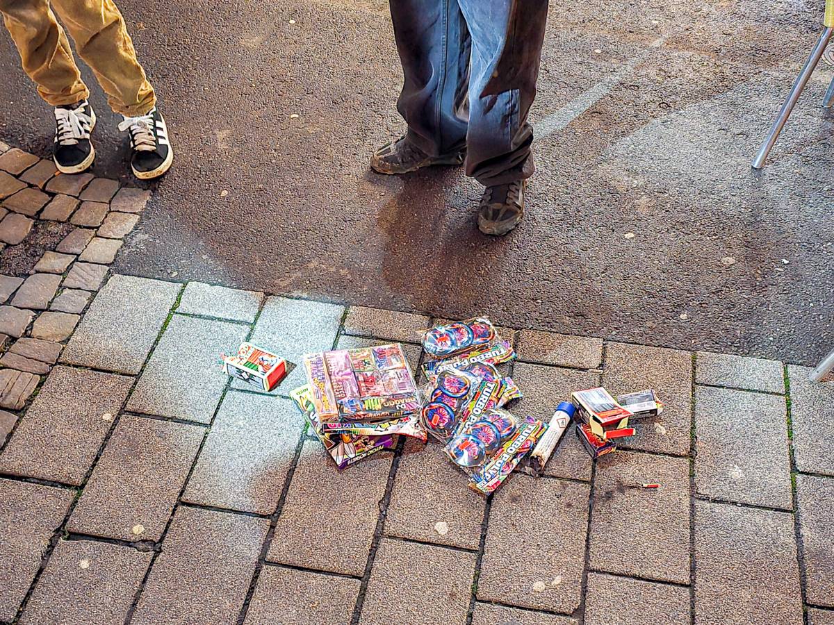 Jugendliche: Diebstahl, Pyrotechnik und Cannabis