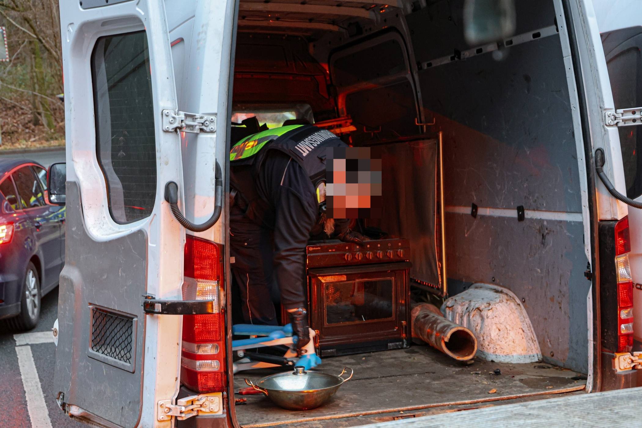 Auch dieser Transporter wurde wieder entleert.