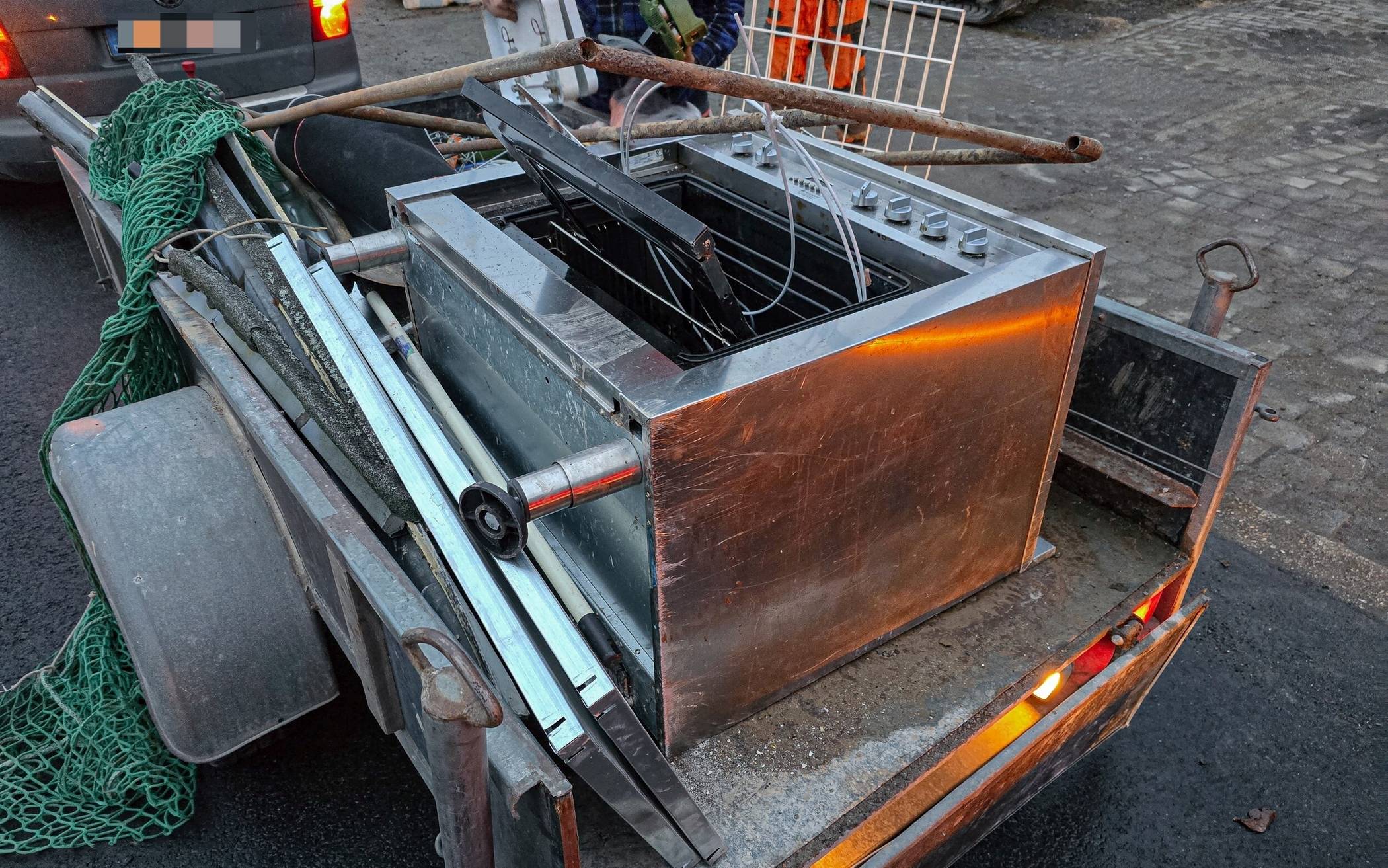 Bilder: Aktion gegen gewerbliche Sperrmüllsammler