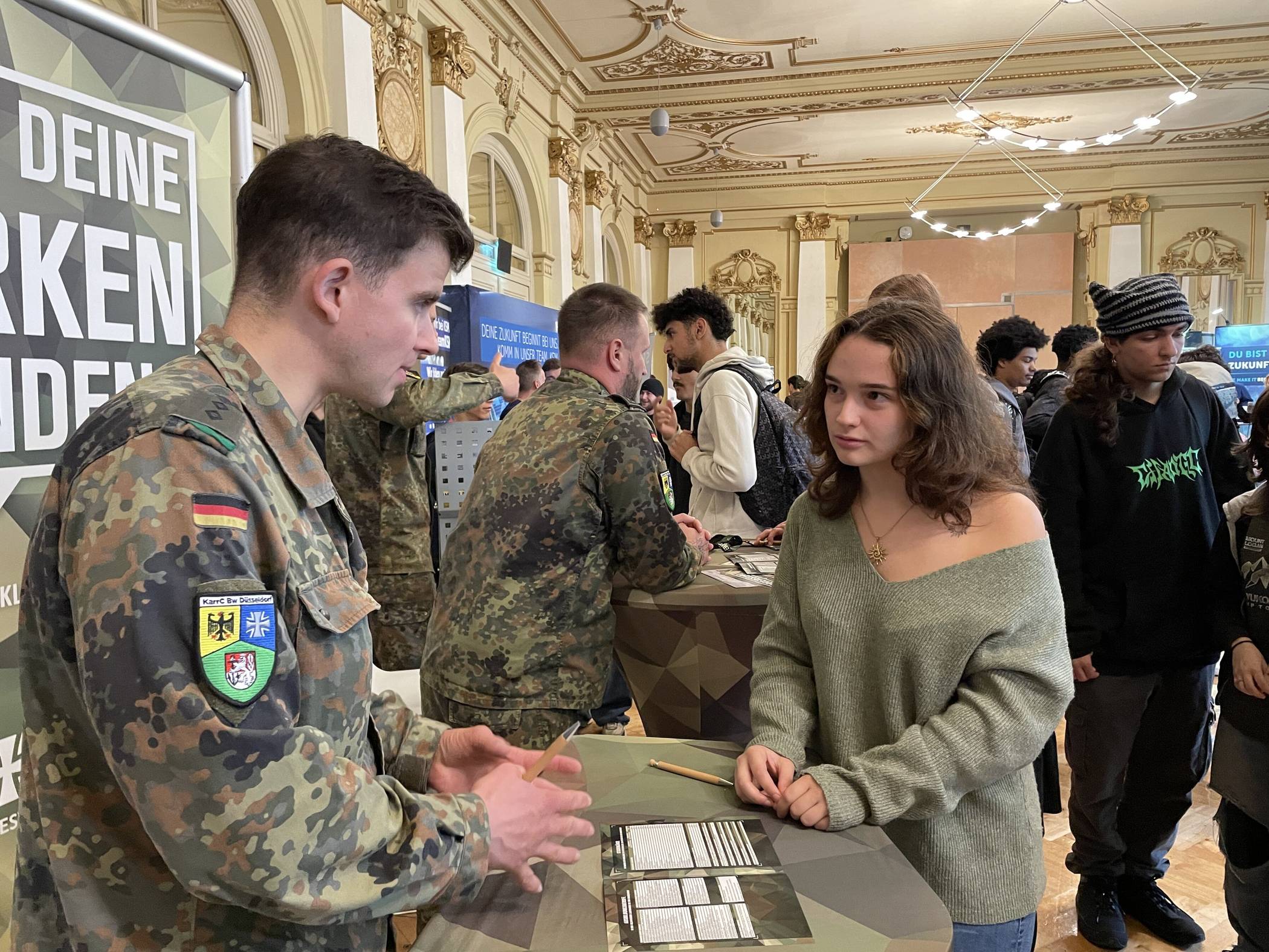 Die Bundeswehr bei der Ausbildungsbörse in der Stadthalle.