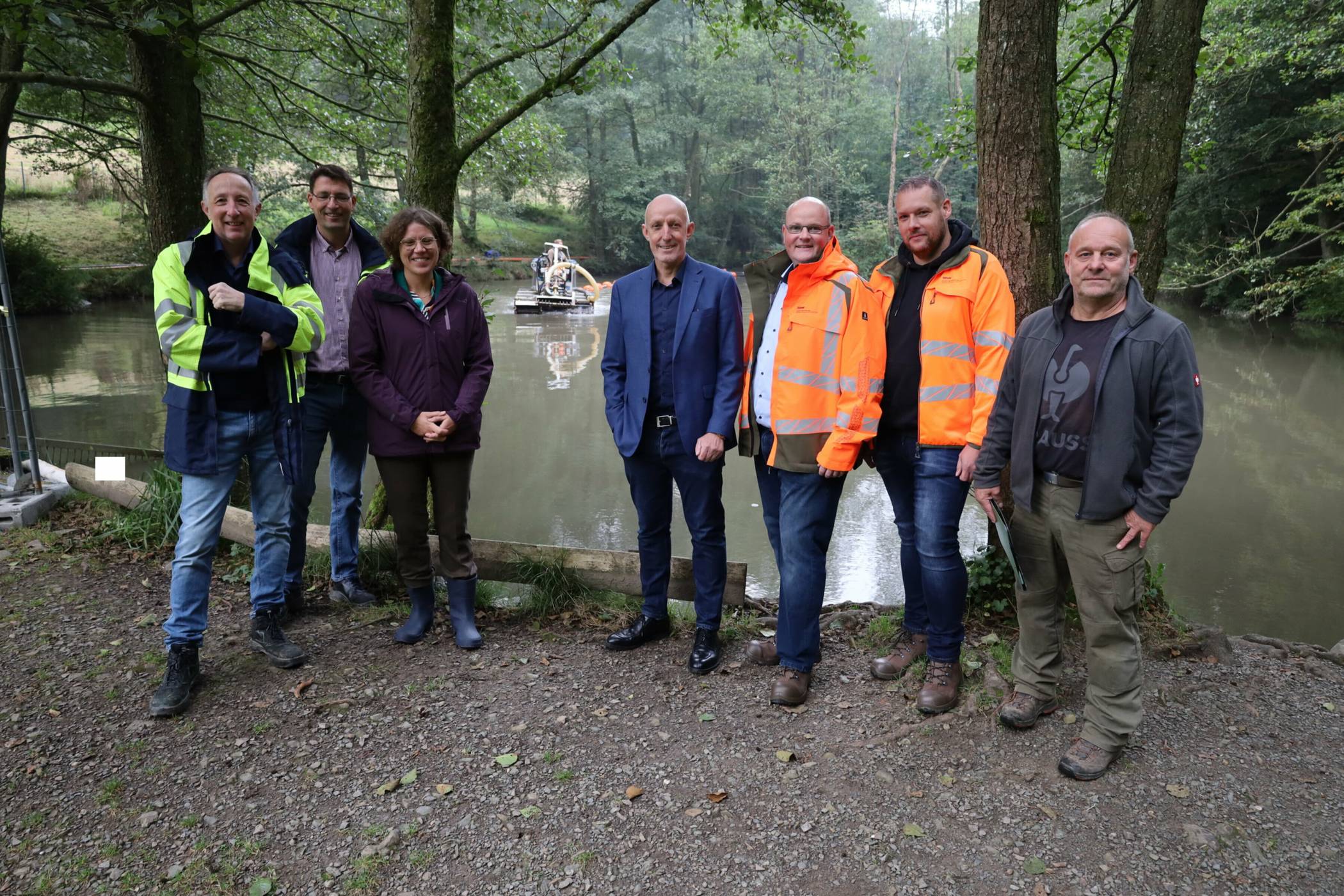 Die Beigeordnete Dr. Katrin Linthorst (3.v.li.) im September 2024 bei einem Termin vor Ort.