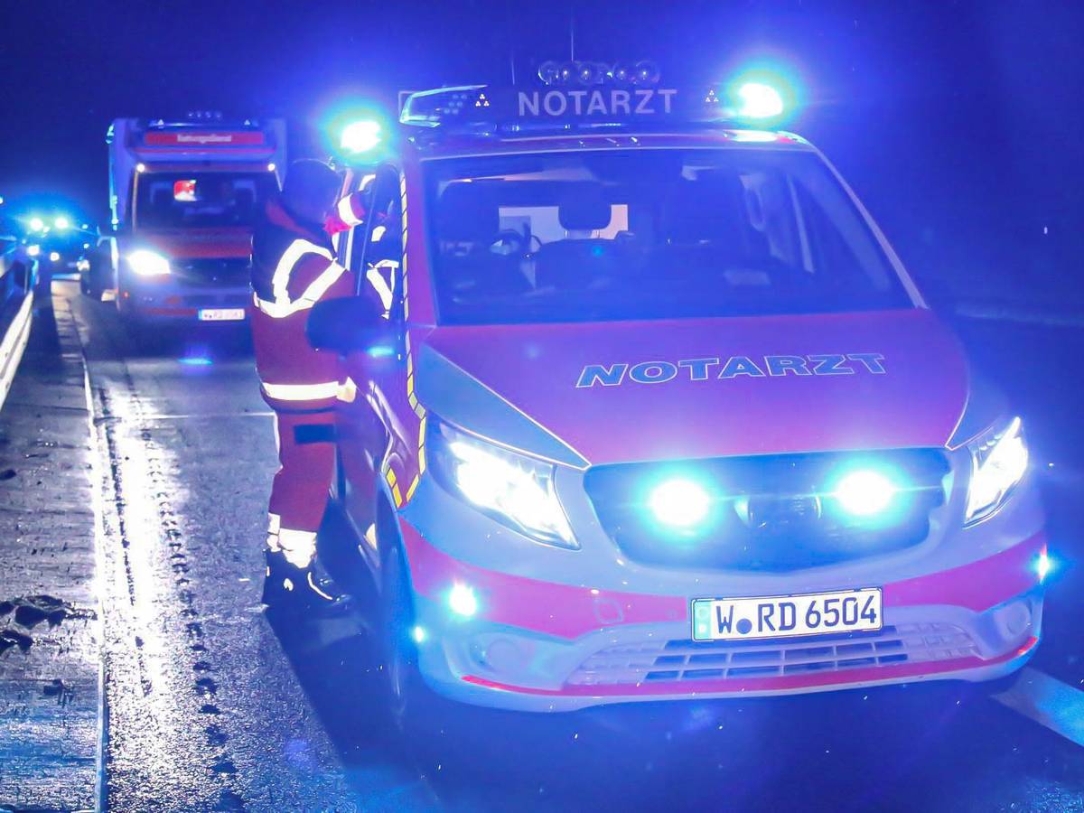 Zwei Schwerverletzte bei Unfall auf der A1