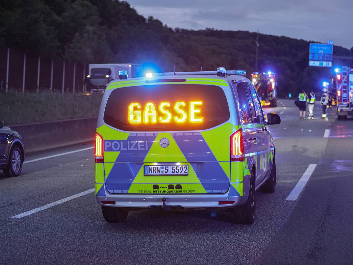 Unfall auf A1: Große Probleme mit der Rettungsgasse