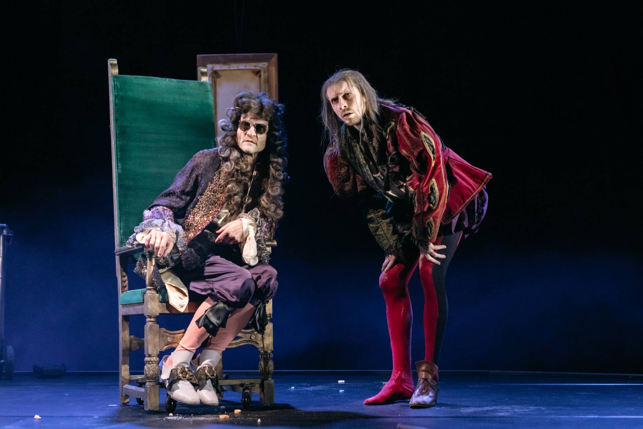 Die Welt ist leer, sie sind noch da: Thomas Braus (links) als Hamm und Kevin Wilke als Clov in Samuel Becketts "Endspiel".