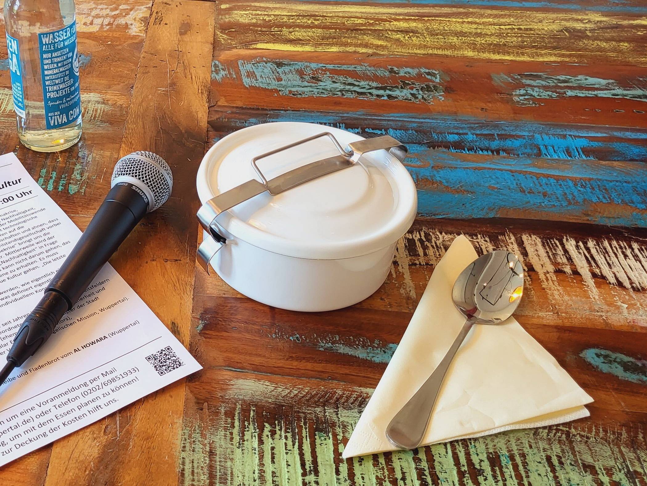  Mikrofon und Löffel sind bereit ... 