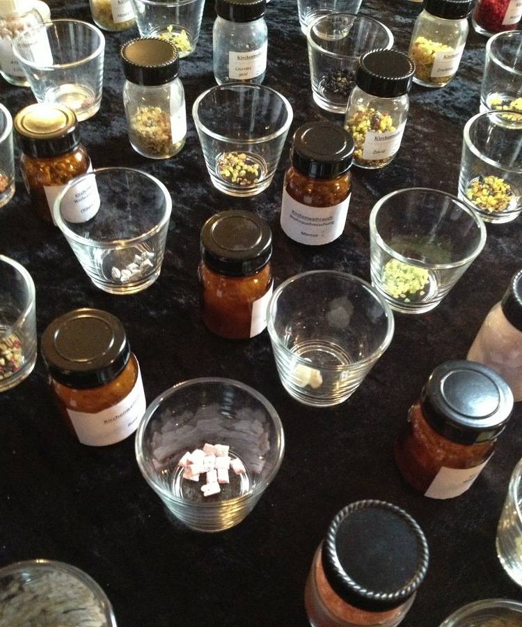 Weihrauchausstellung „Der Duft des Himmels“