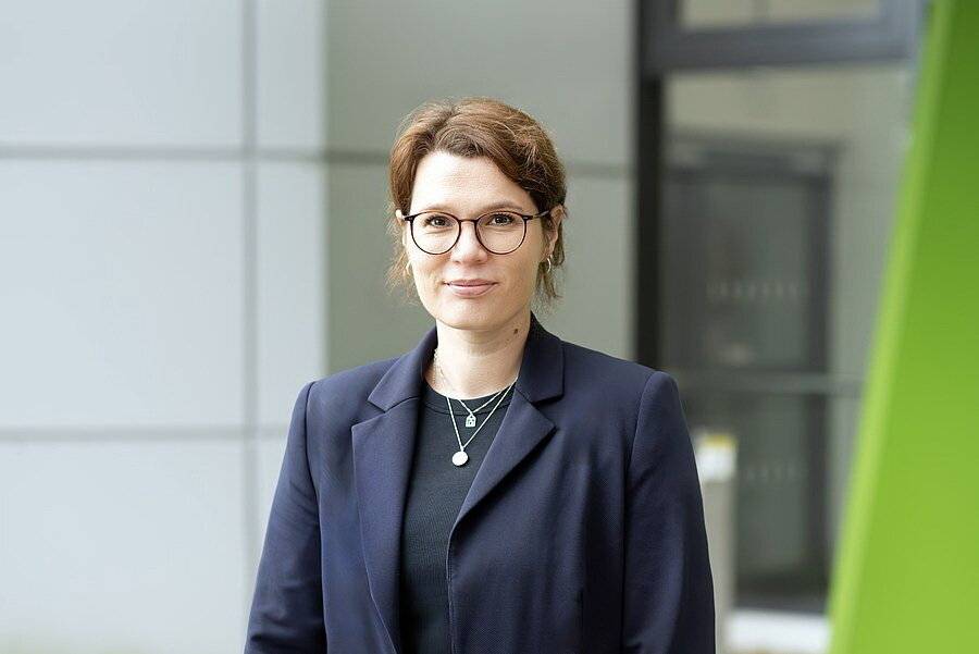  Prof. Dr. Juliane Schlesier. 