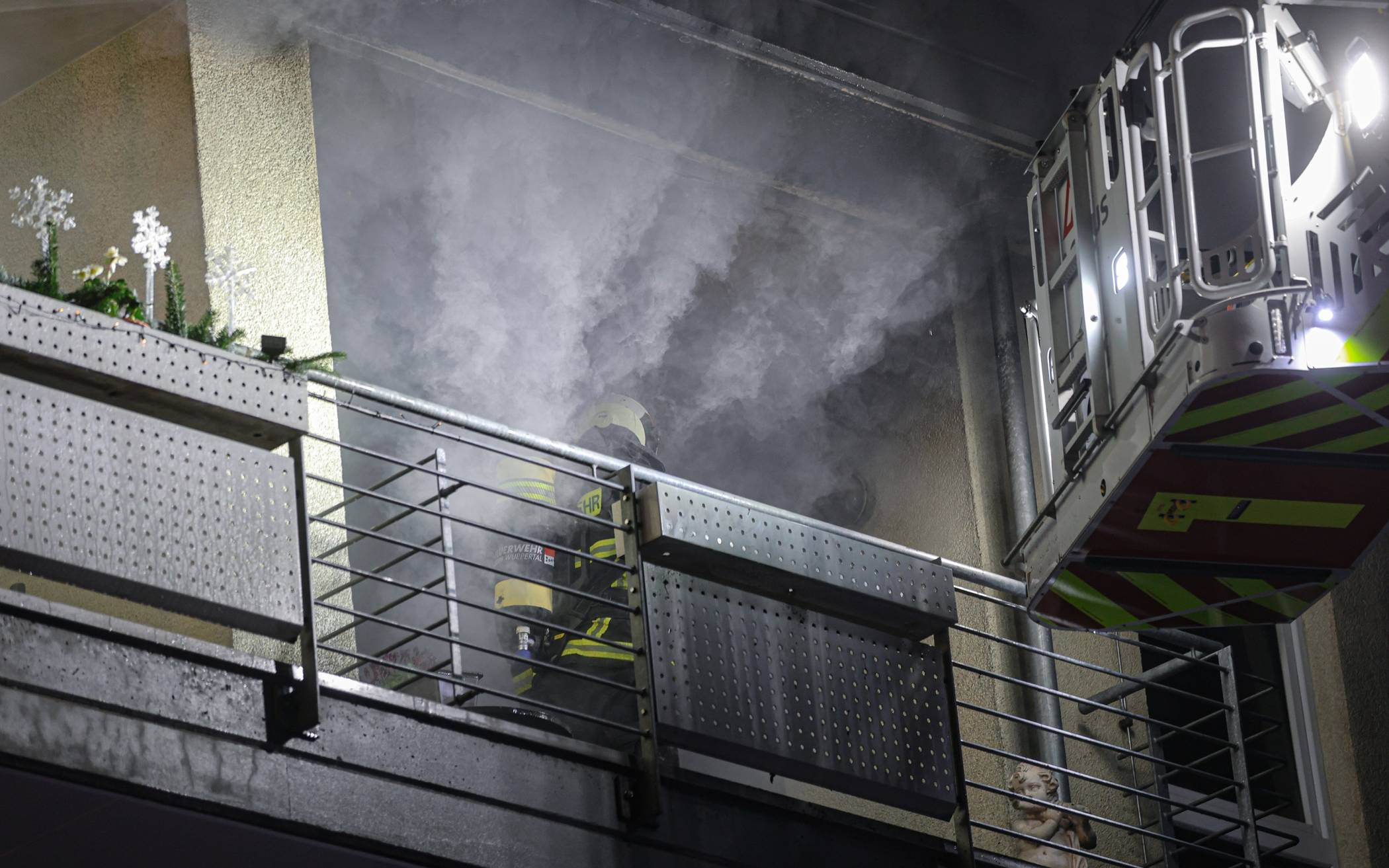 Frau stirbt durch Brand
