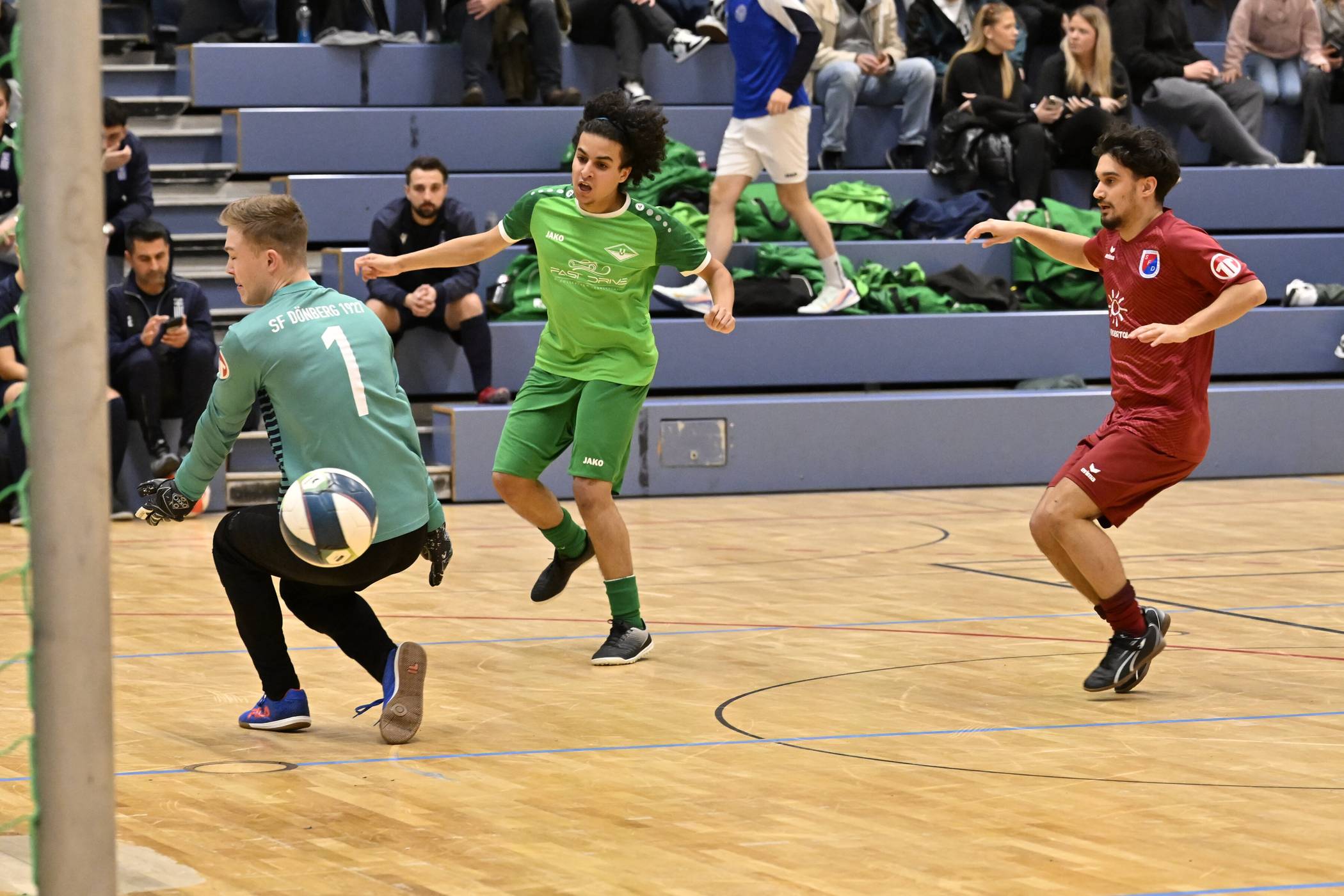 Szene von der Qualifikation zur Hallenfußball-Stadtmeisterschaft.