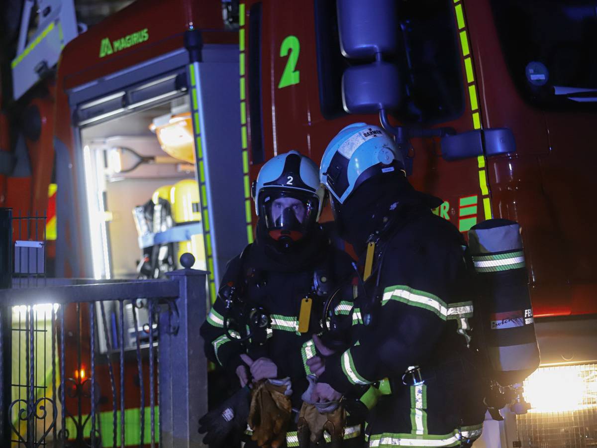 A46 nach stundenlangem LKW-Brand wieder frei