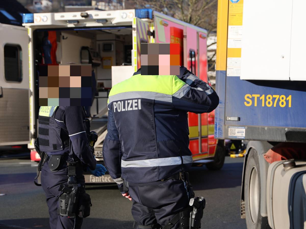 Schwerer Unfall auf Parkplatz
