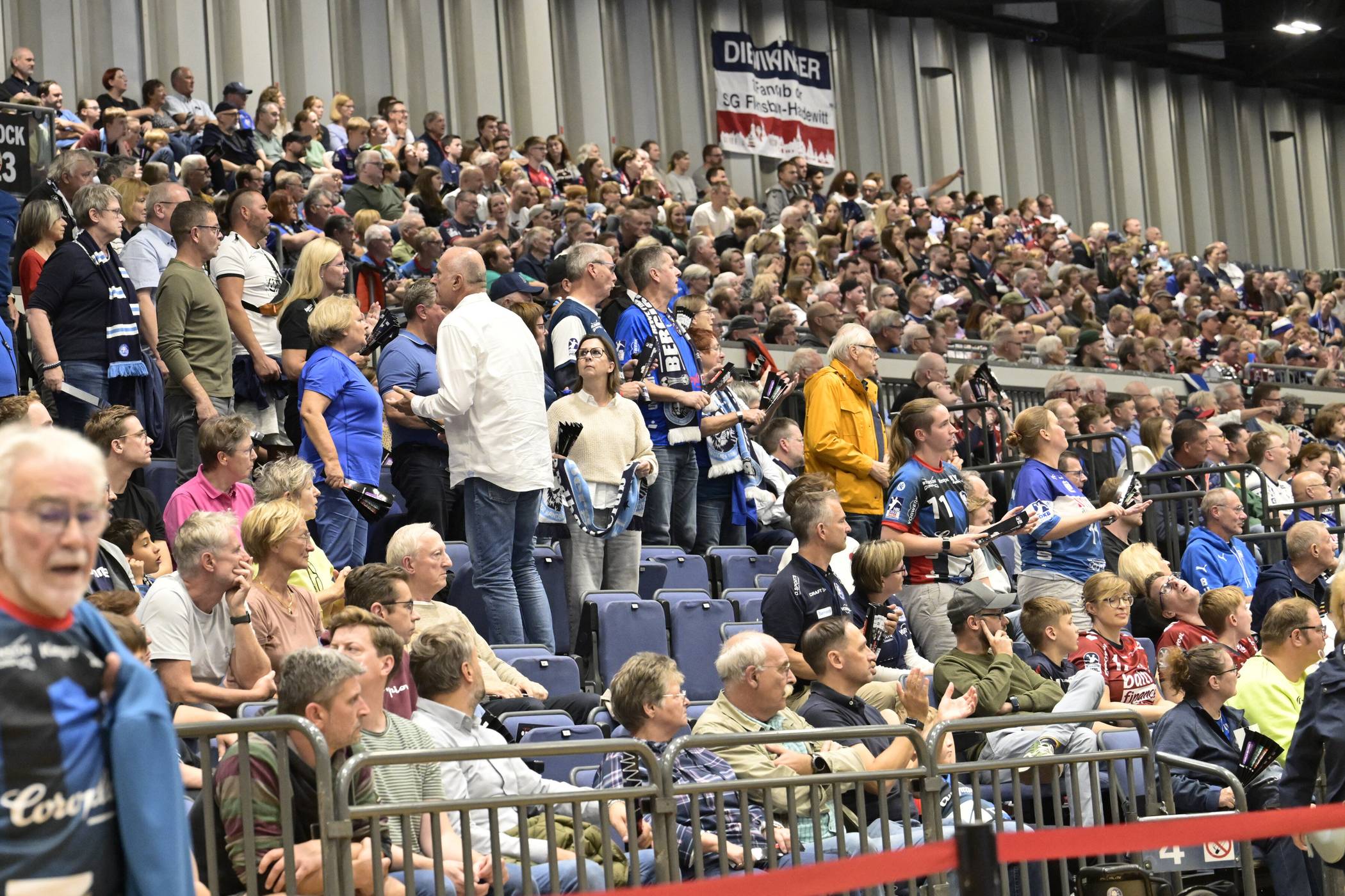 Auch die An- und Abreisearten der Fans spielen eine Rolle.