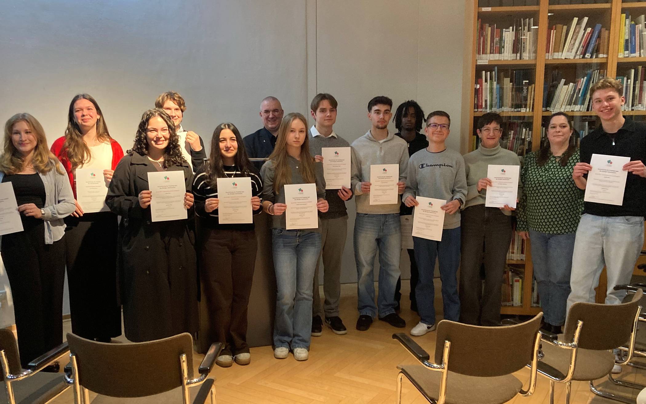 Die Preisträgerinnen und Preisträger des Wettbewerbs.