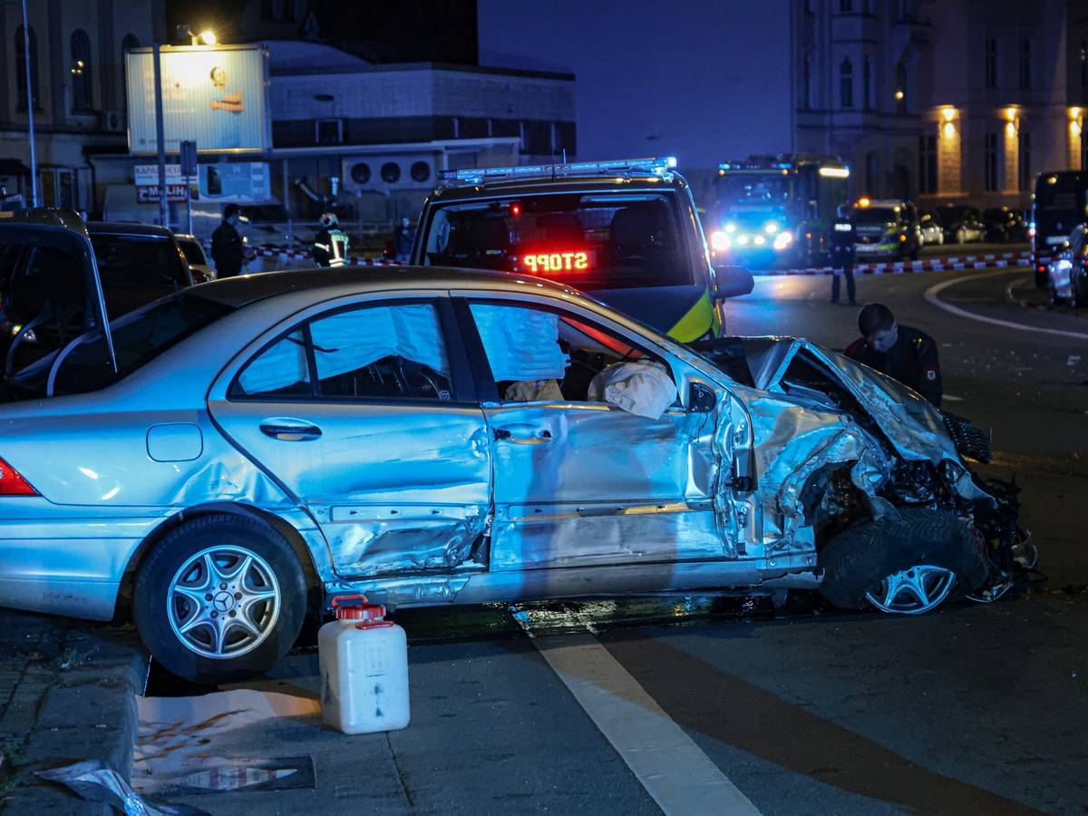Schwerer Unfall nach Flucht vor der Polizei