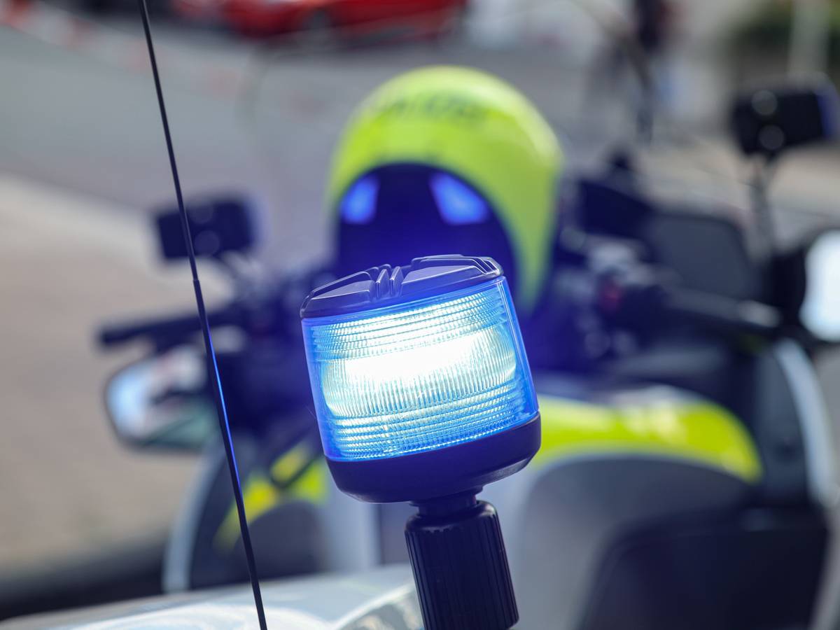 Fahndung nach schwarz-weißem Ford Mustang