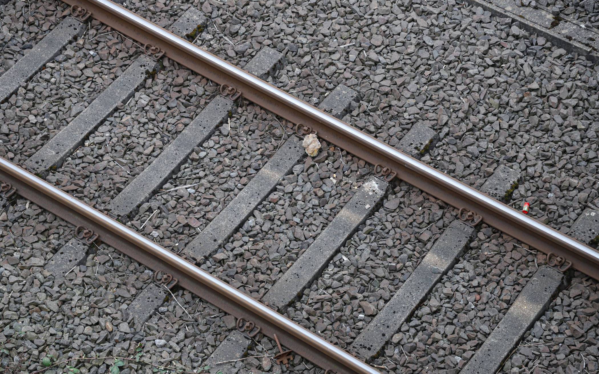 Die Bahnstrecke wird generalüberholt (Symbolbild).
