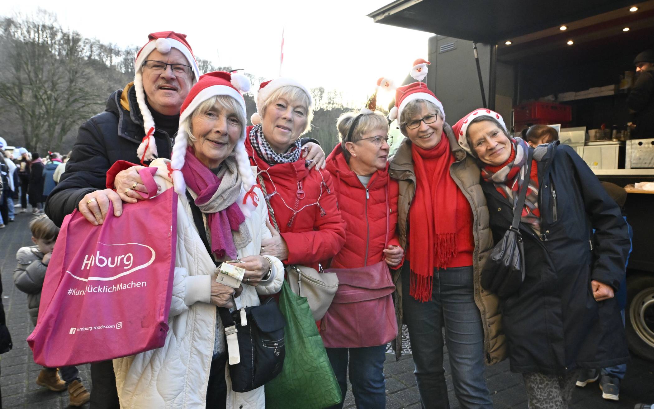 Bilder: Weihnachtliches Singen im Stadion an Zoo
