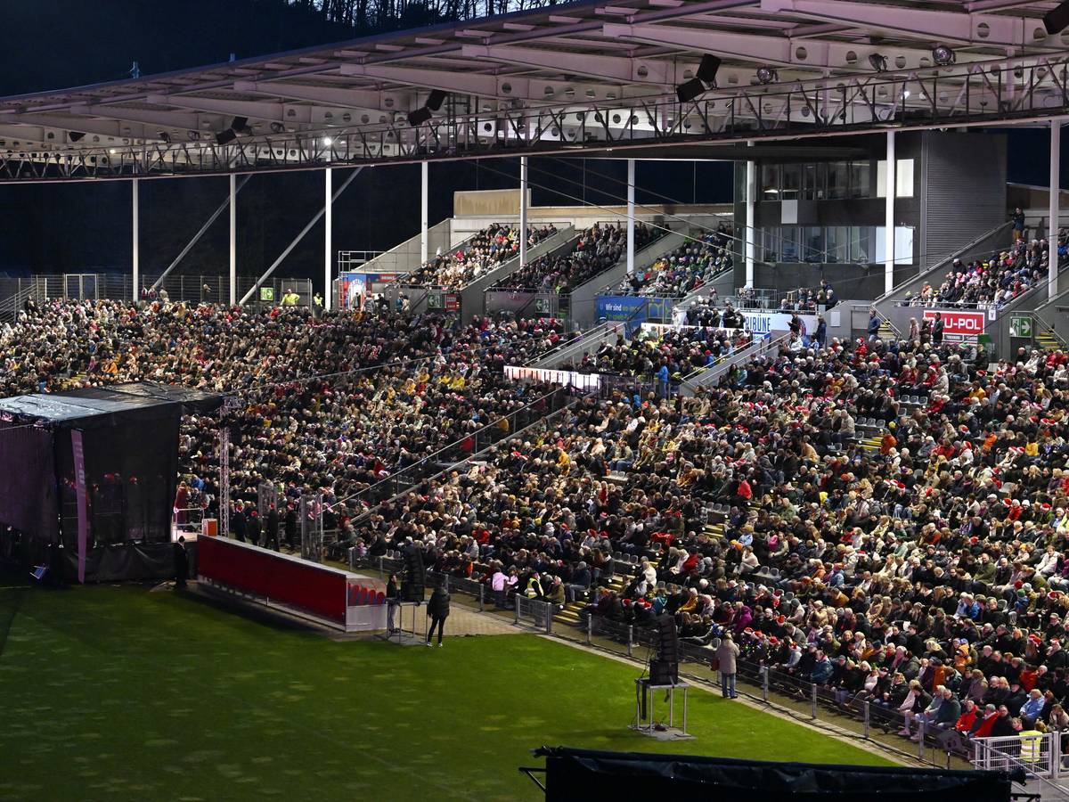 Impressionen vom Weihnachtsliedersingen im Stadion am Zoo