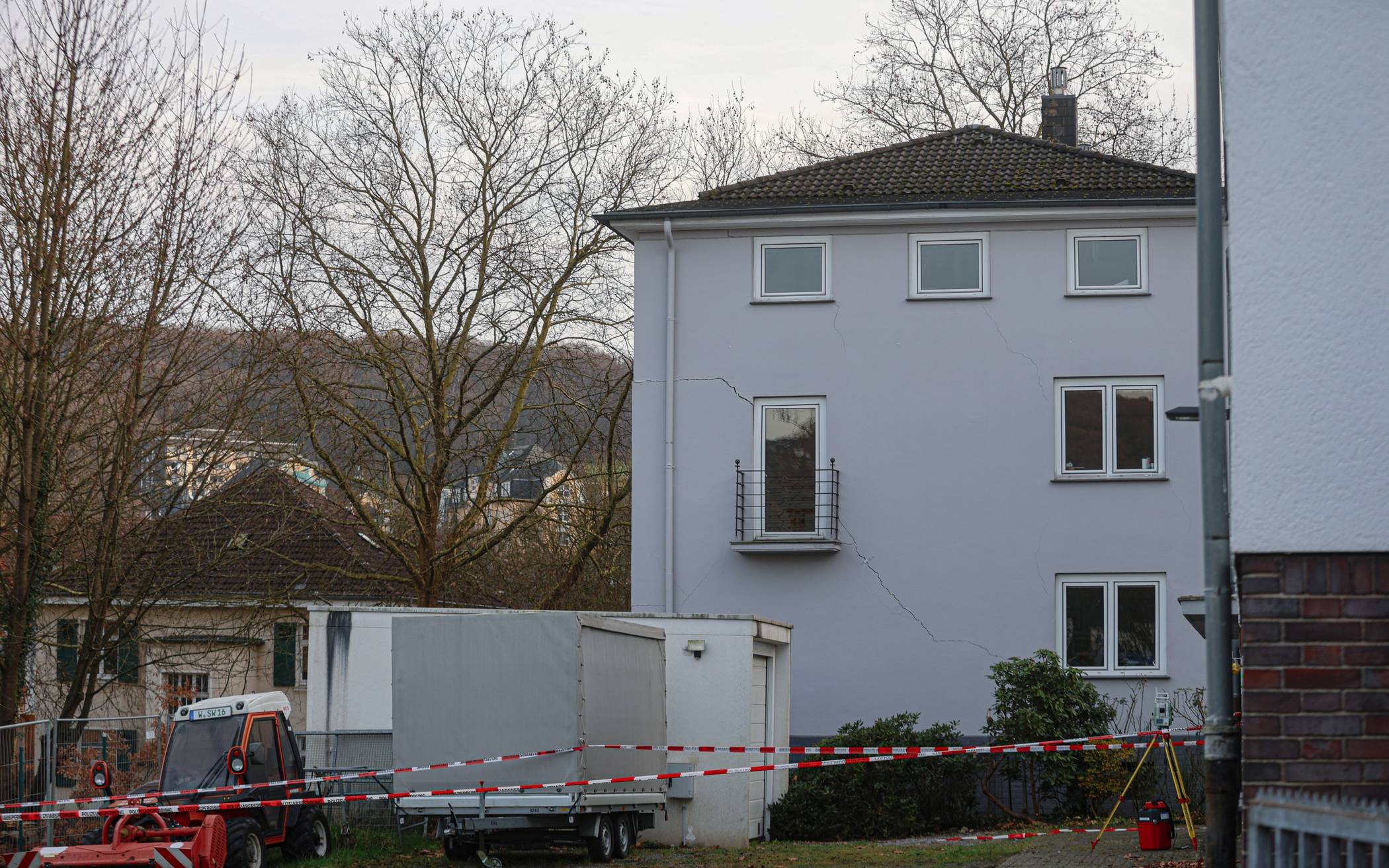 Königshöher Weg: WSW finden defekte Wasserleitung