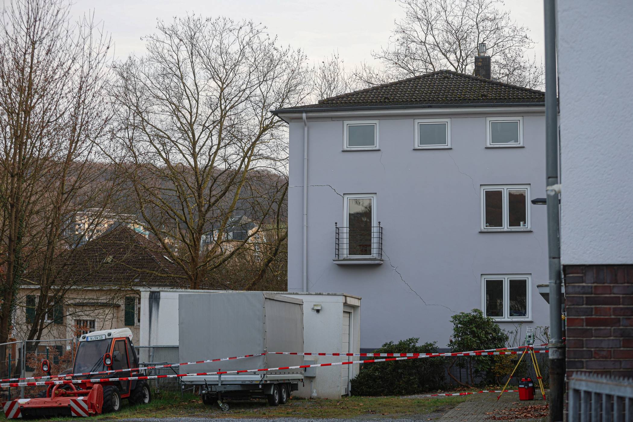  Das Haus ist unbewohnbar. 