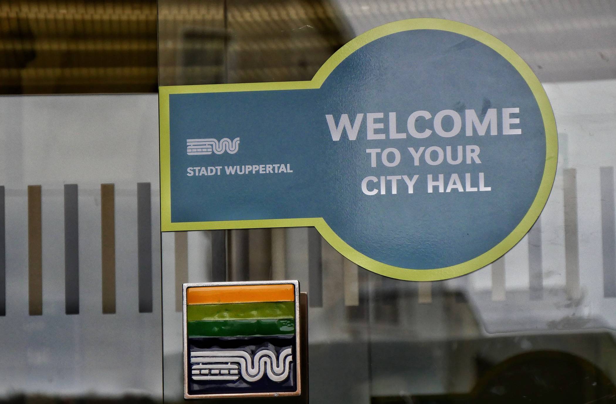 Der Eingang des Rathauses.