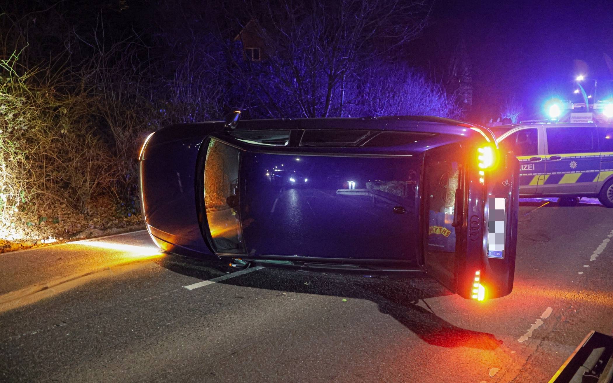 Bilder: Audi bleibt in Wuppertal auf der Seite liegen