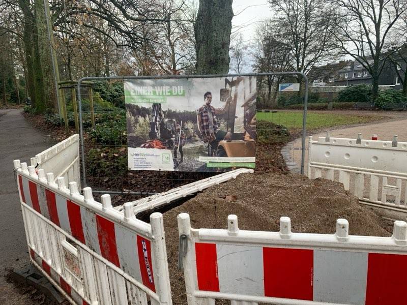 Die Bauarbeiten haben begonnen.