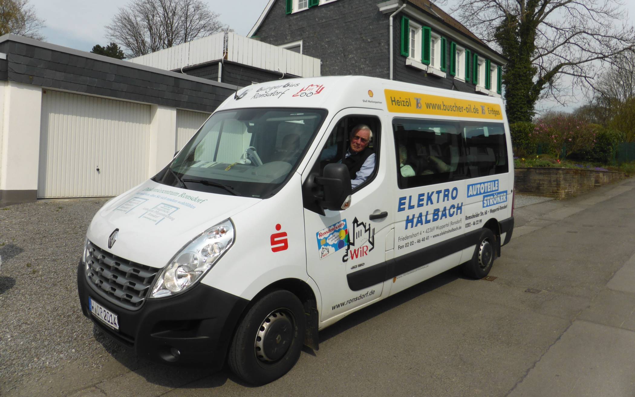  Ein Bürgerbus fährt beide Linien, die sich im Ascheweg treffen. 