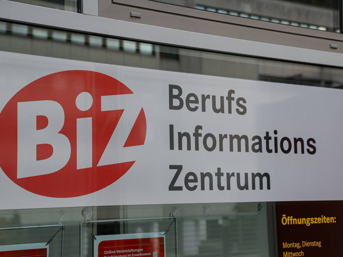 Telefonsprechstunde zum Freiwilligen Sozialen Jahr