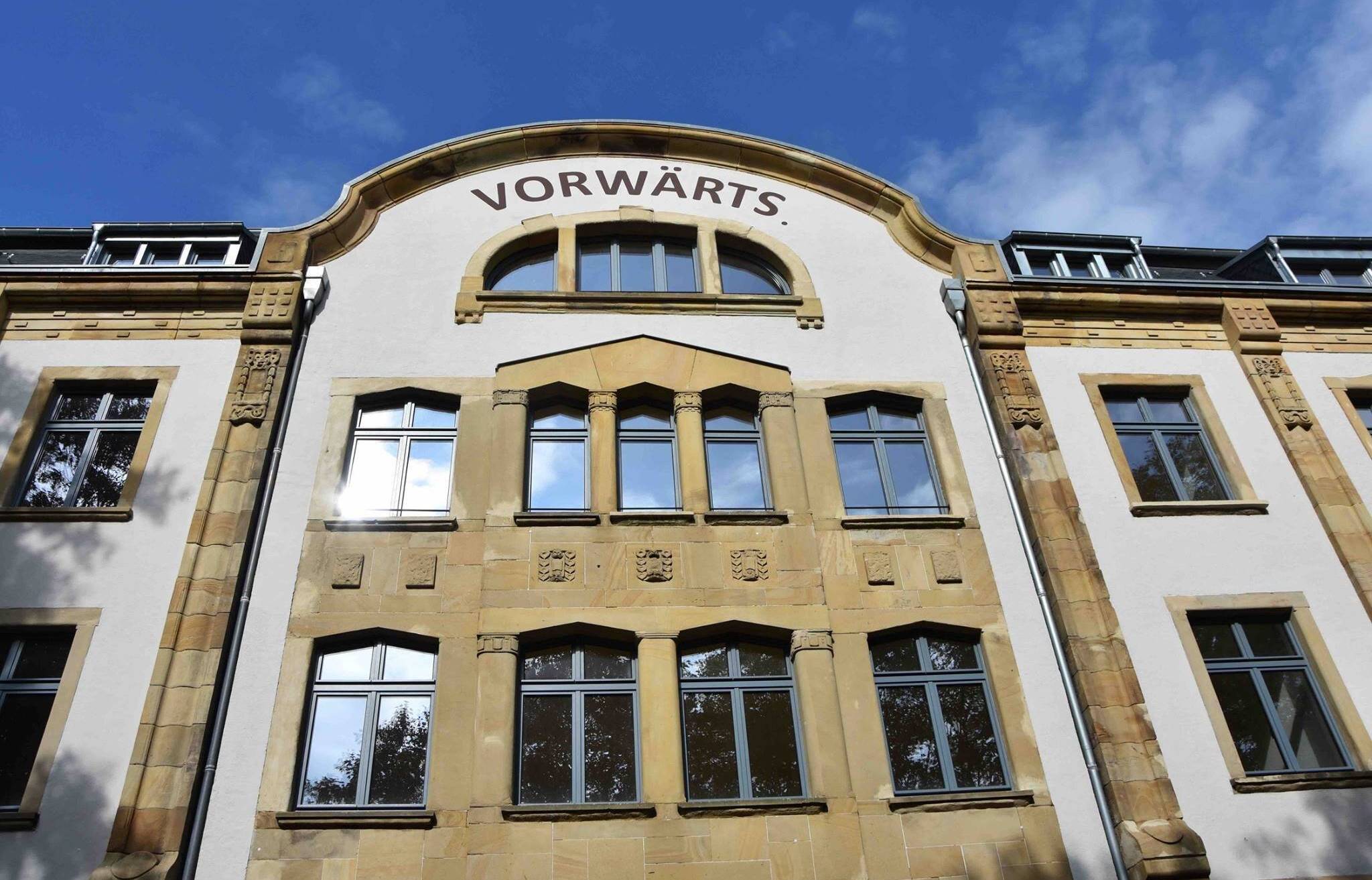 Die imposante Fassade in der Münzstraße.