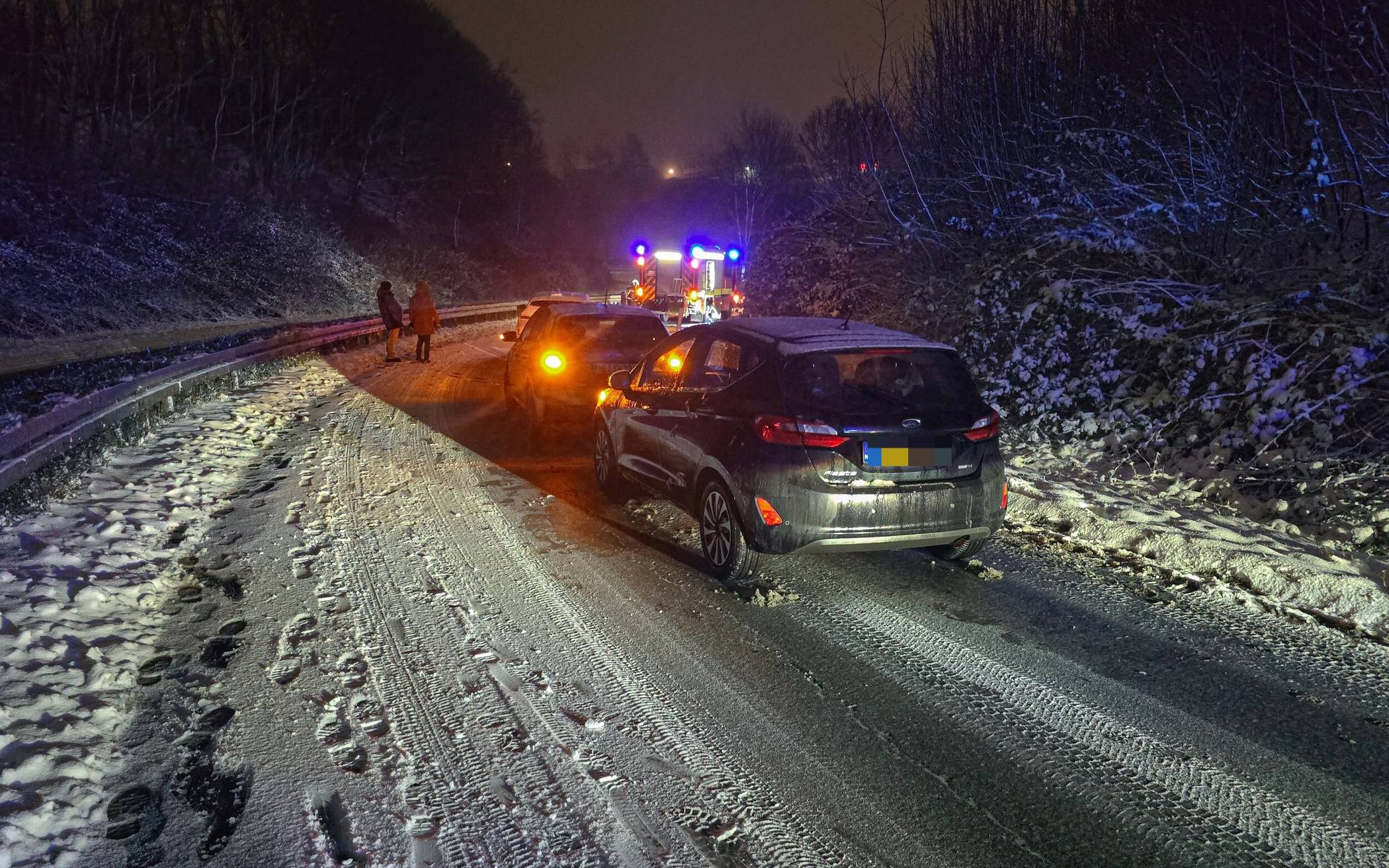 Bilder: Unfälle auf glatten Straßen in Wuppertal