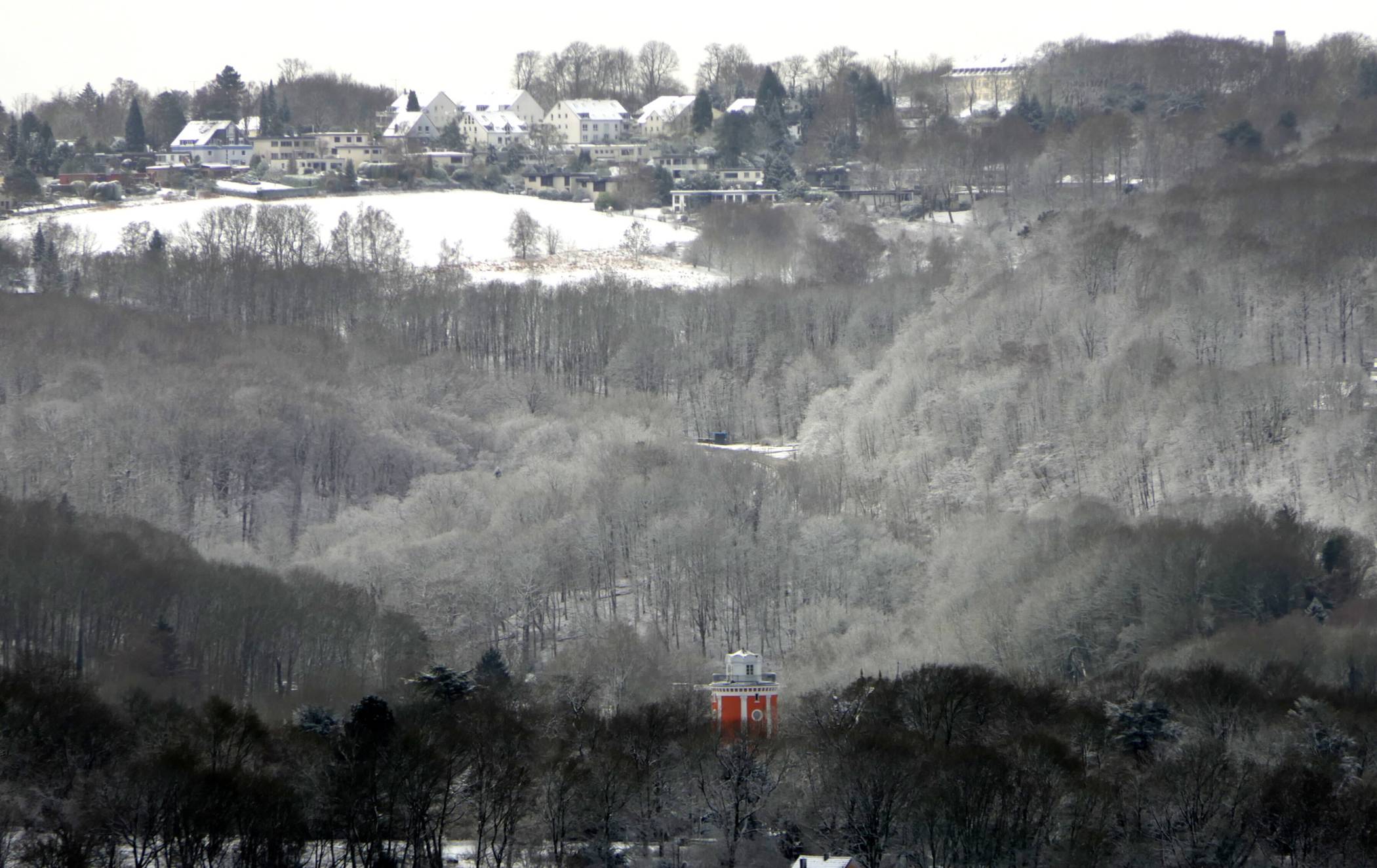  Blick ins Tal und auf die Höhen. 