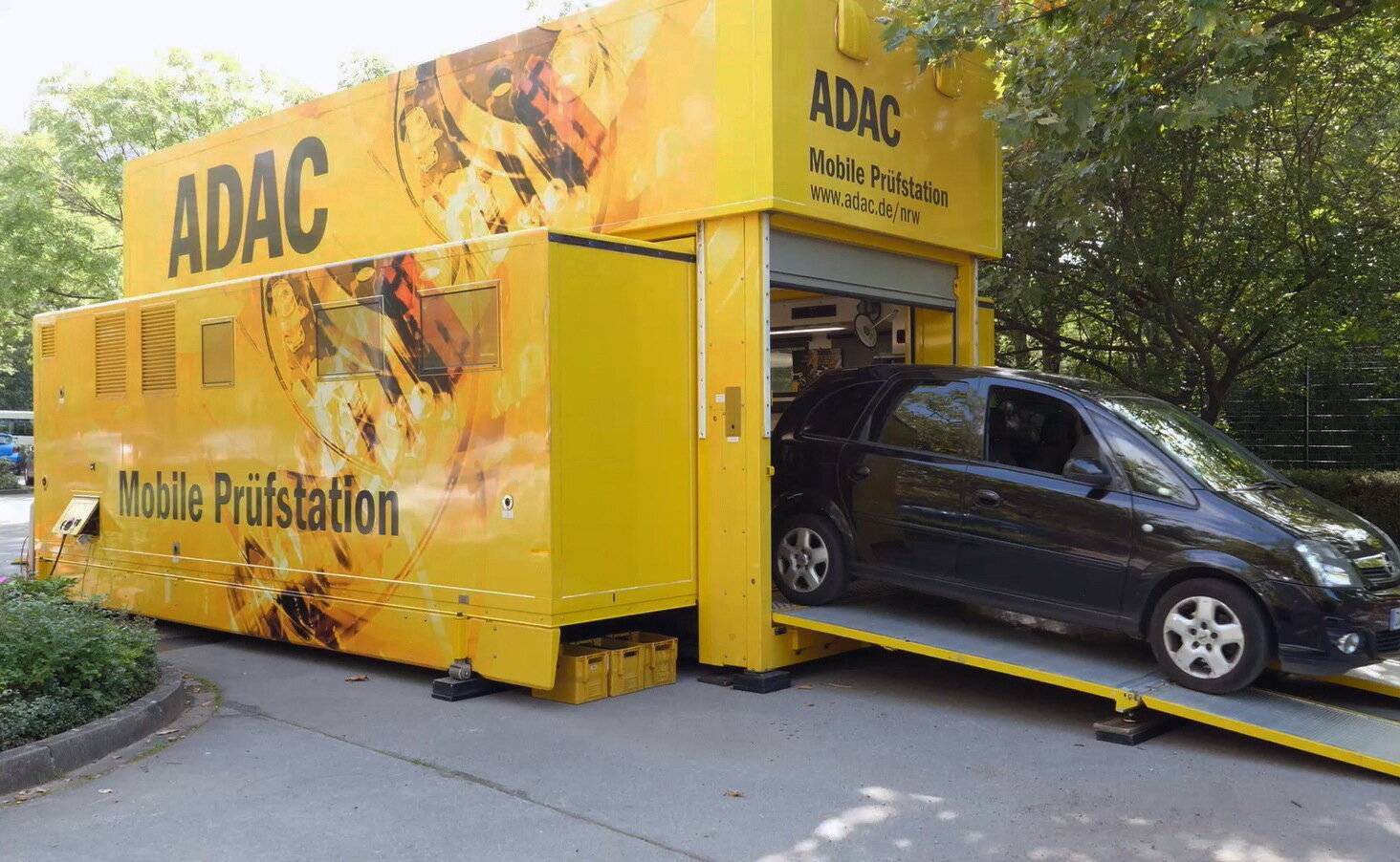 Das Auto wird wie in einer