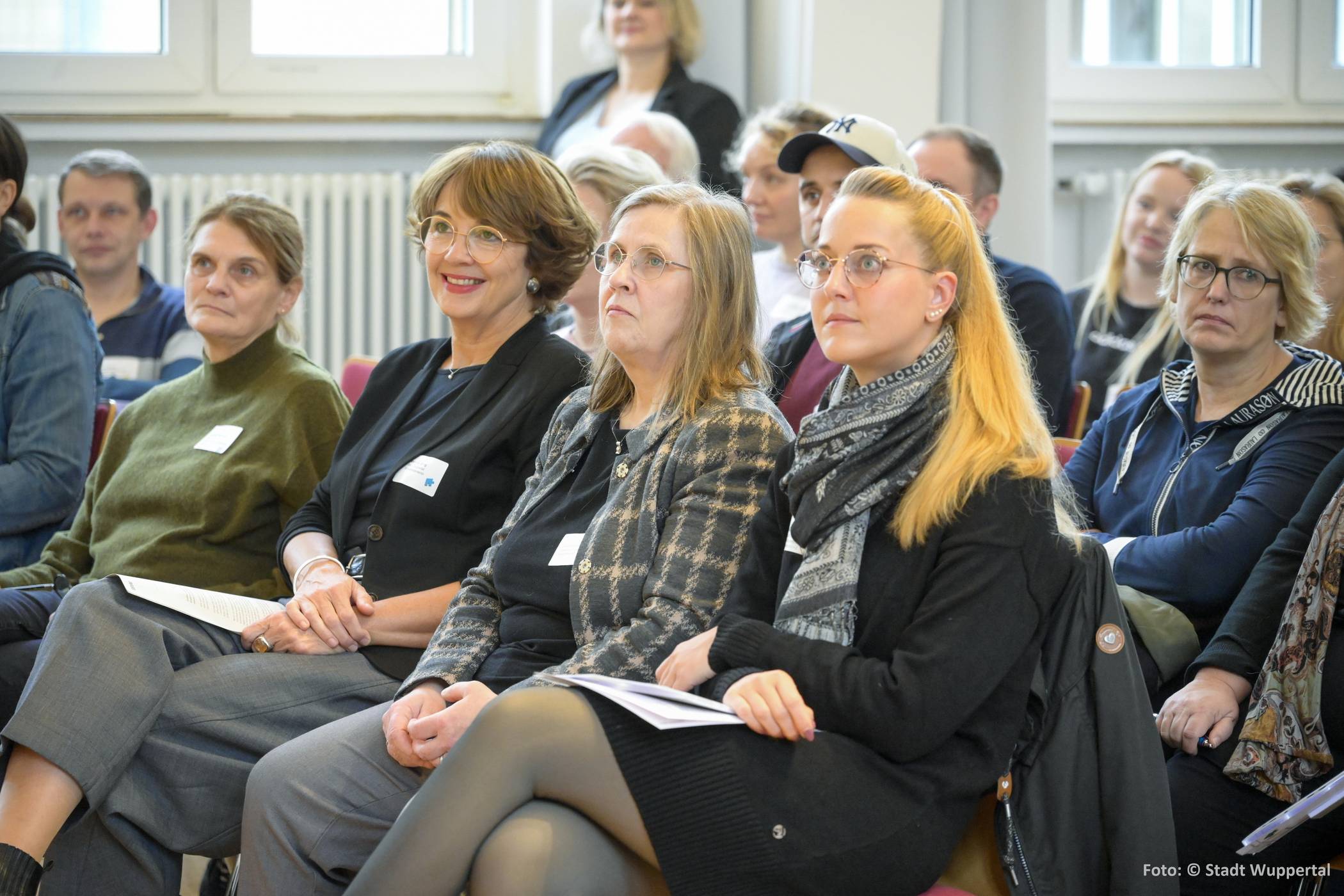 Auch Dezernentin Annette Berg (vorne, 2.v.li.) nahm teil.
