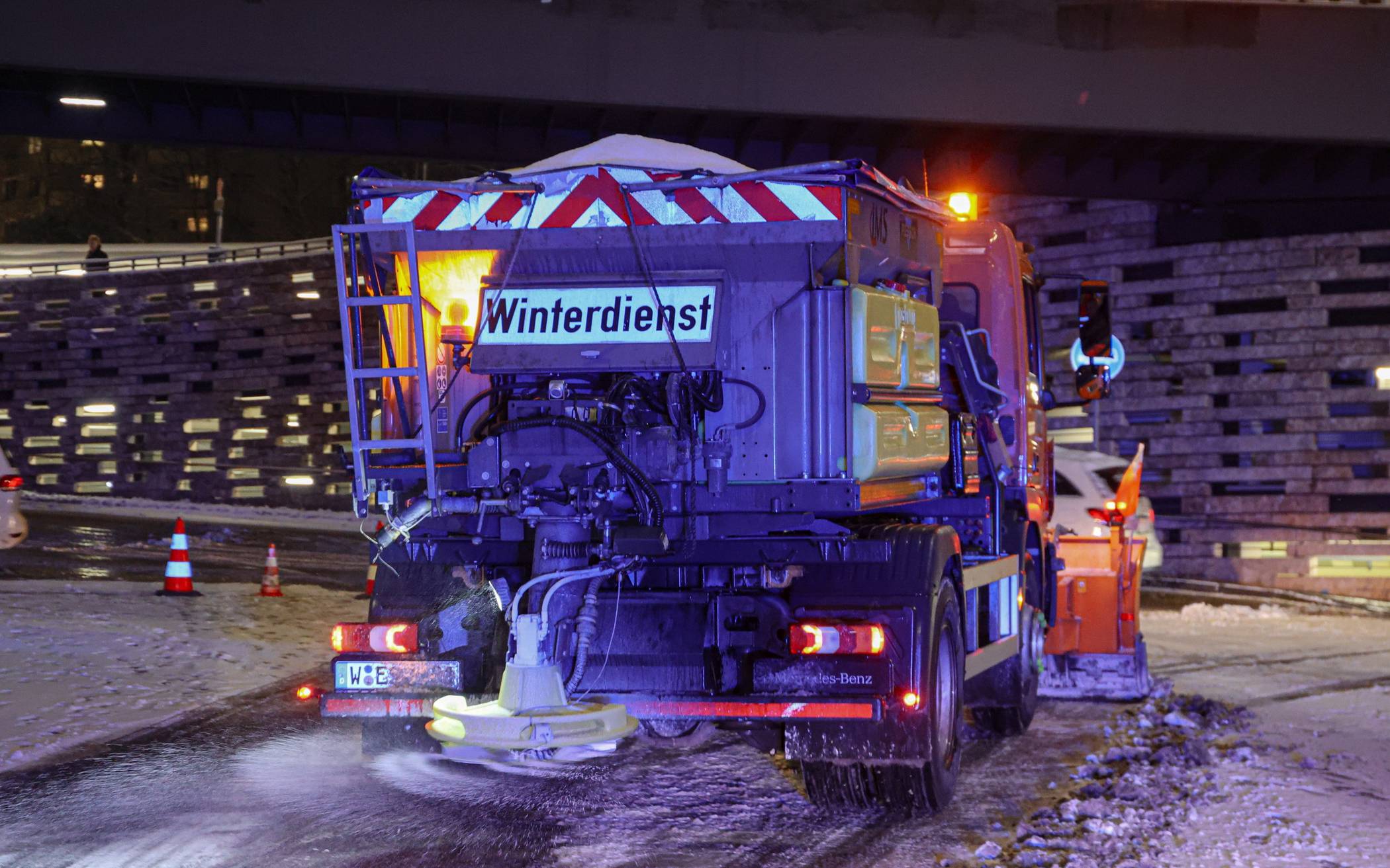 Streufahrzeug am Döppersberg (Archivbild).