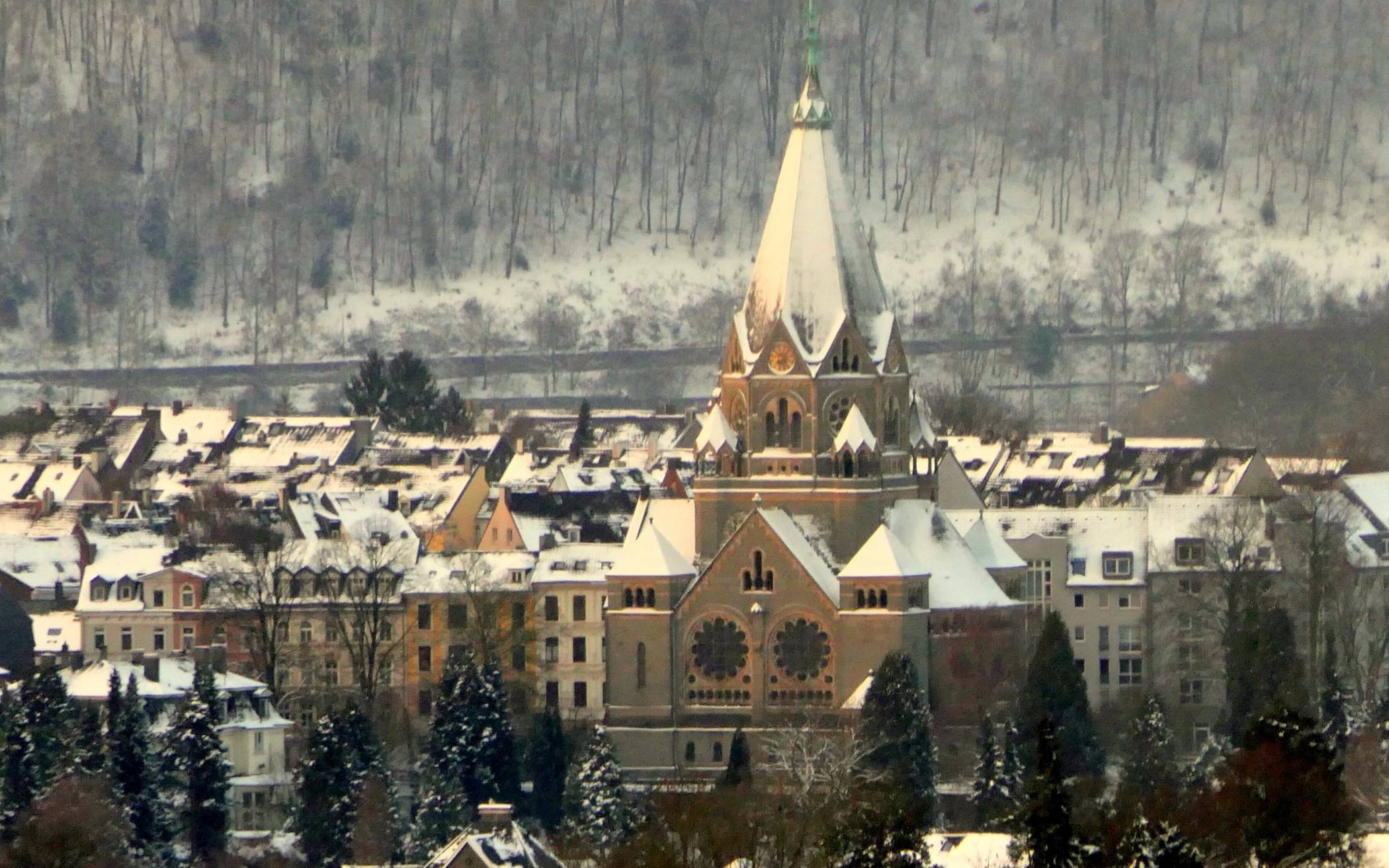 Die imposante Friedhofskirche.