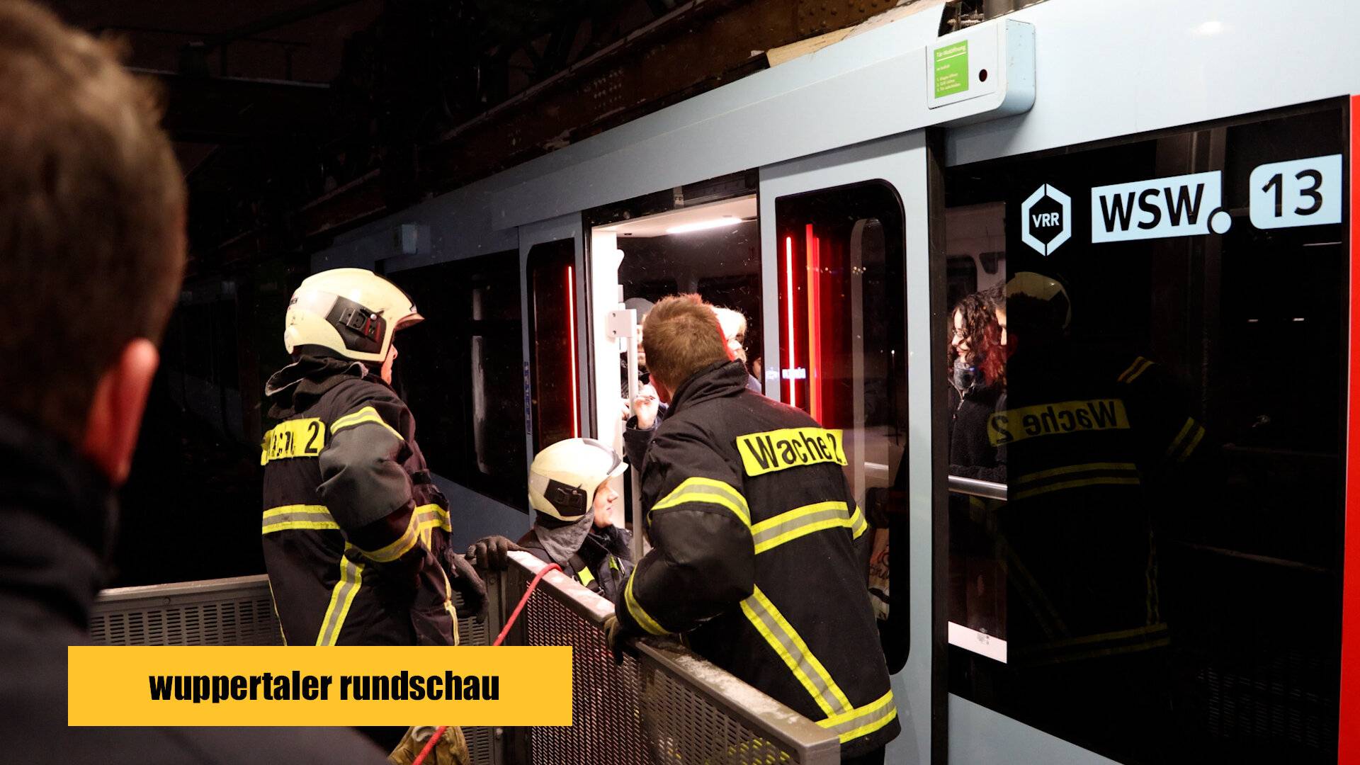 Schwebebahn wegen Stromausfall evakuiert